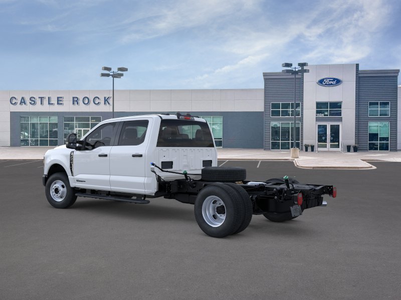 New 2025 Oxford White Ford F-350® XL image 4