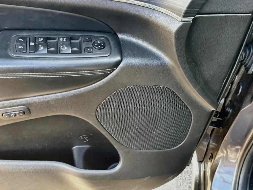 Used 2021 Gray Jeep Limited image 21