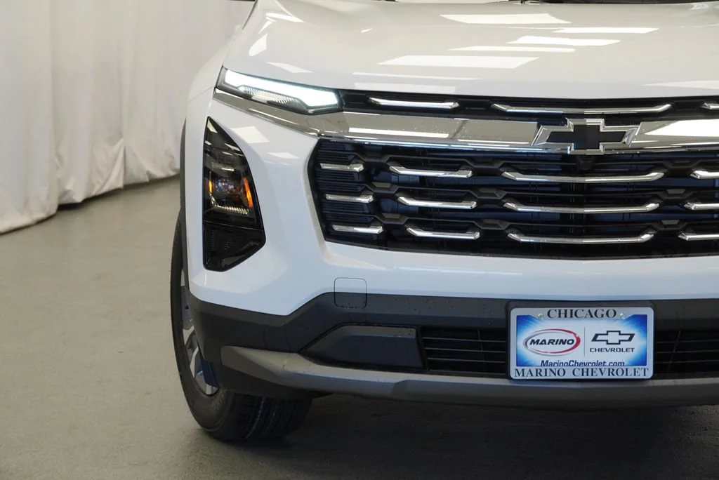 New 2027 Summit White Chevrolet LT image 32