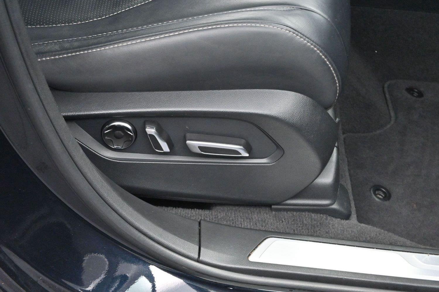 Used 2024 Majestic Black Pearl Acura SH-AWD w/Tech image 33