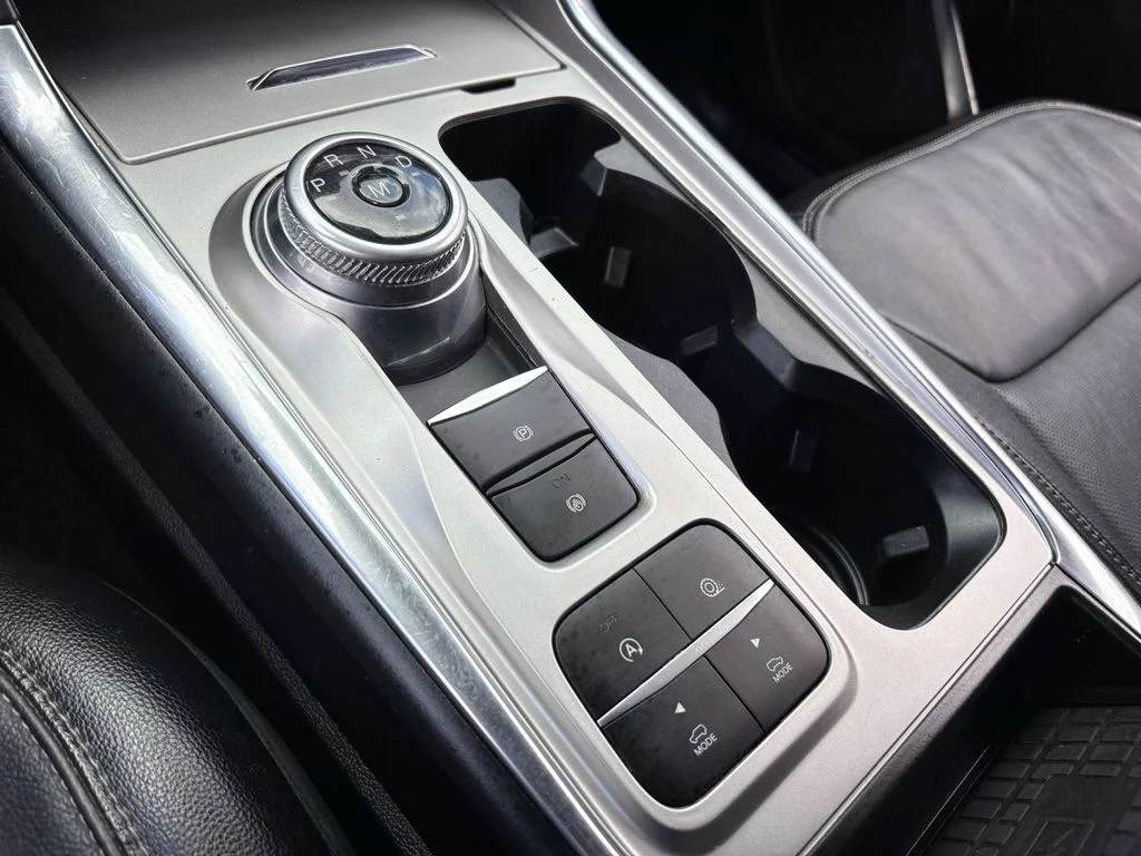 Used 2020 Black Ford Limited image 33
