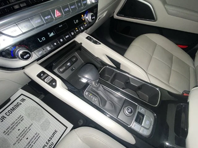 Used 2021 White Kia EX image 20