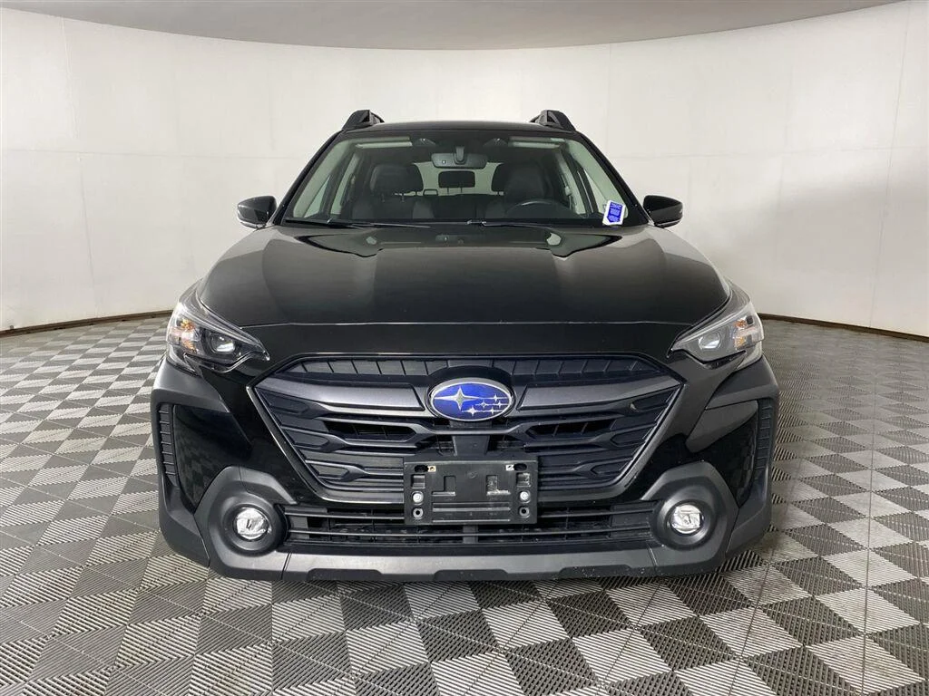 Used 2025 Crystal Black Silica Subaru Premium image 5