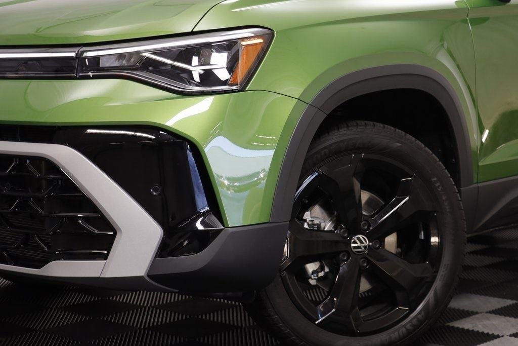 2025 Volkswagen Taos SEL - Photo 3