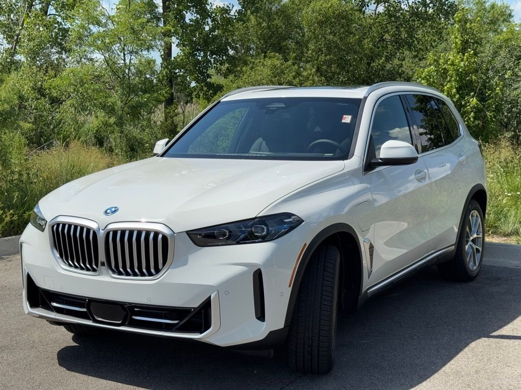 Used 2026 White BMW xDrive50e image 3