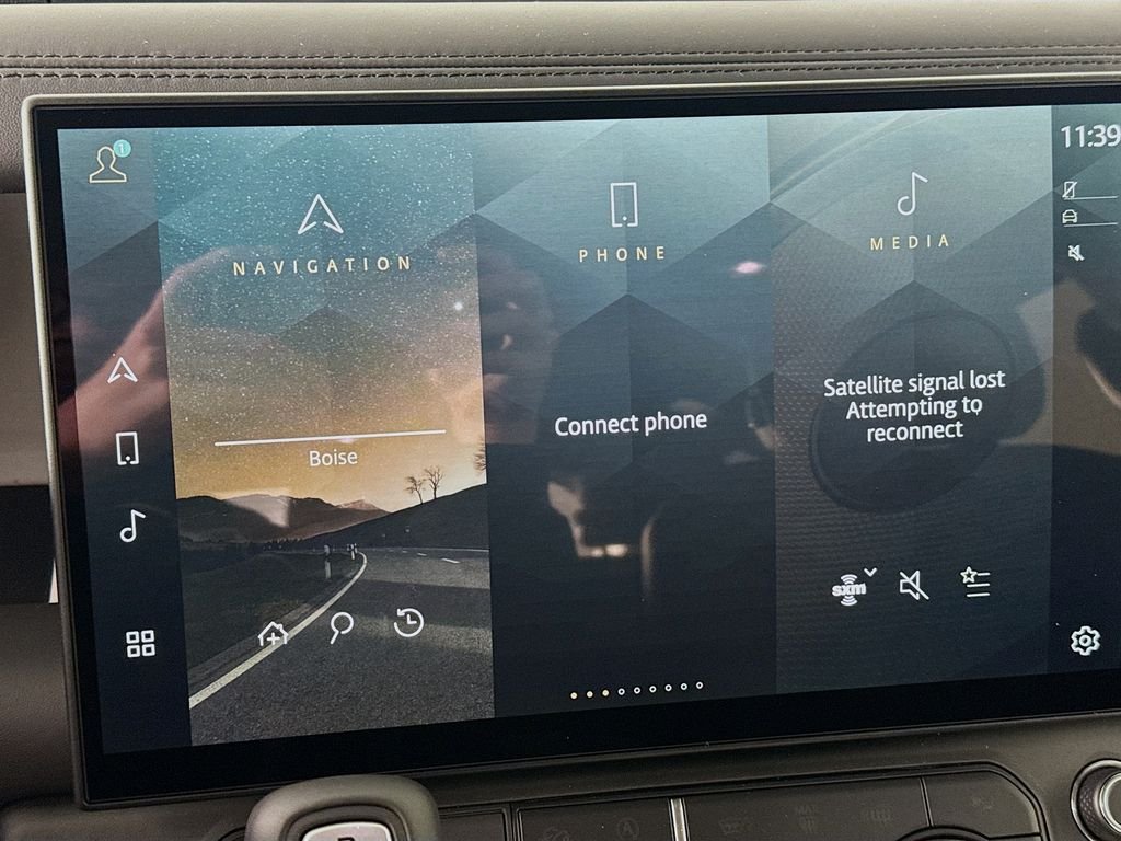 New 2026 Santorini Black Land Rover X-Dynamic SE image 16