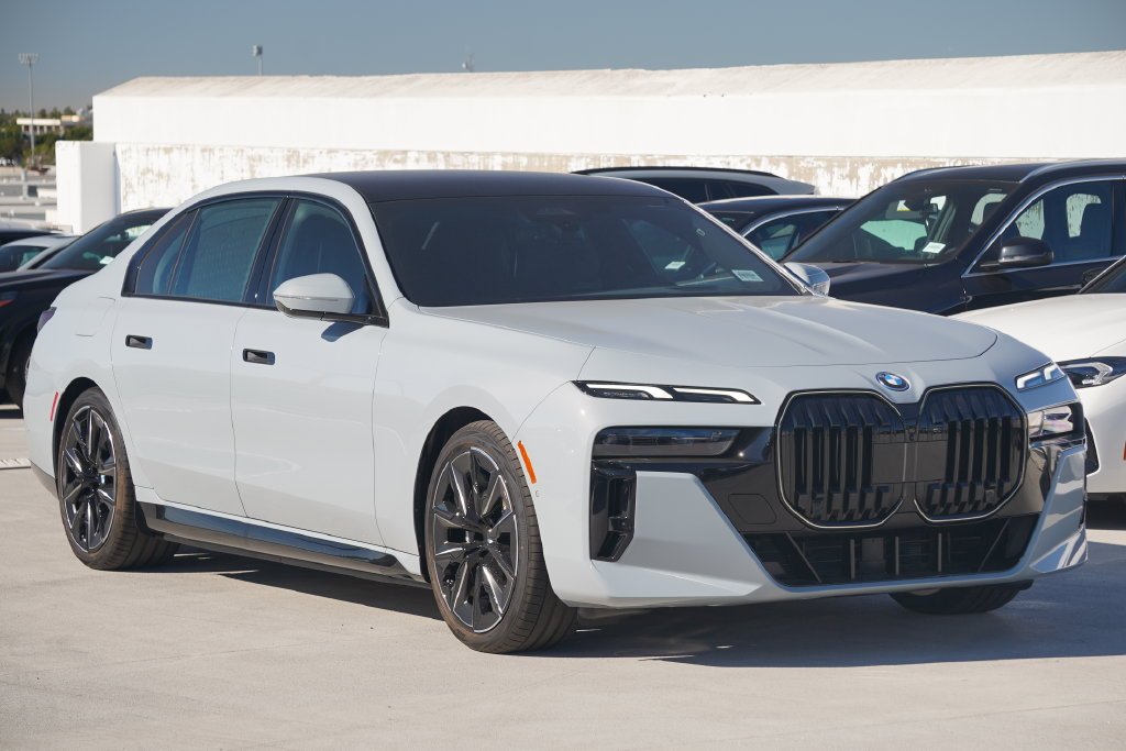 Used 2026 Brooklyn Gray Metallic BMW 750e xDrive image 3