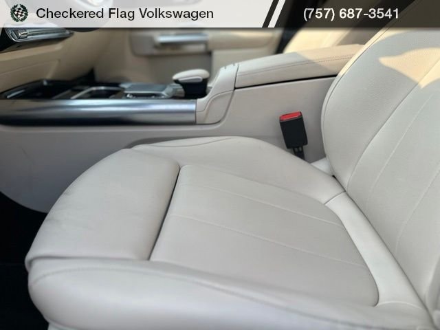 Used 2023 Polar White Mercedes-Benz GLA 250 4MATIC® image 23