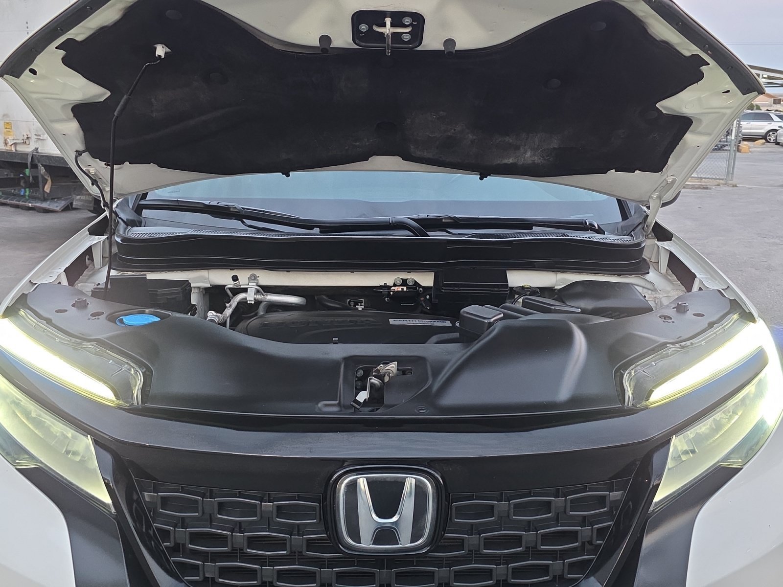 Used 2019 White Diamond Pearl Honda Elite image 20