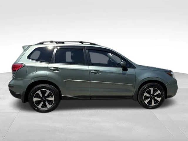 Used 2018 Green Subaru 2.5i Premium image 9