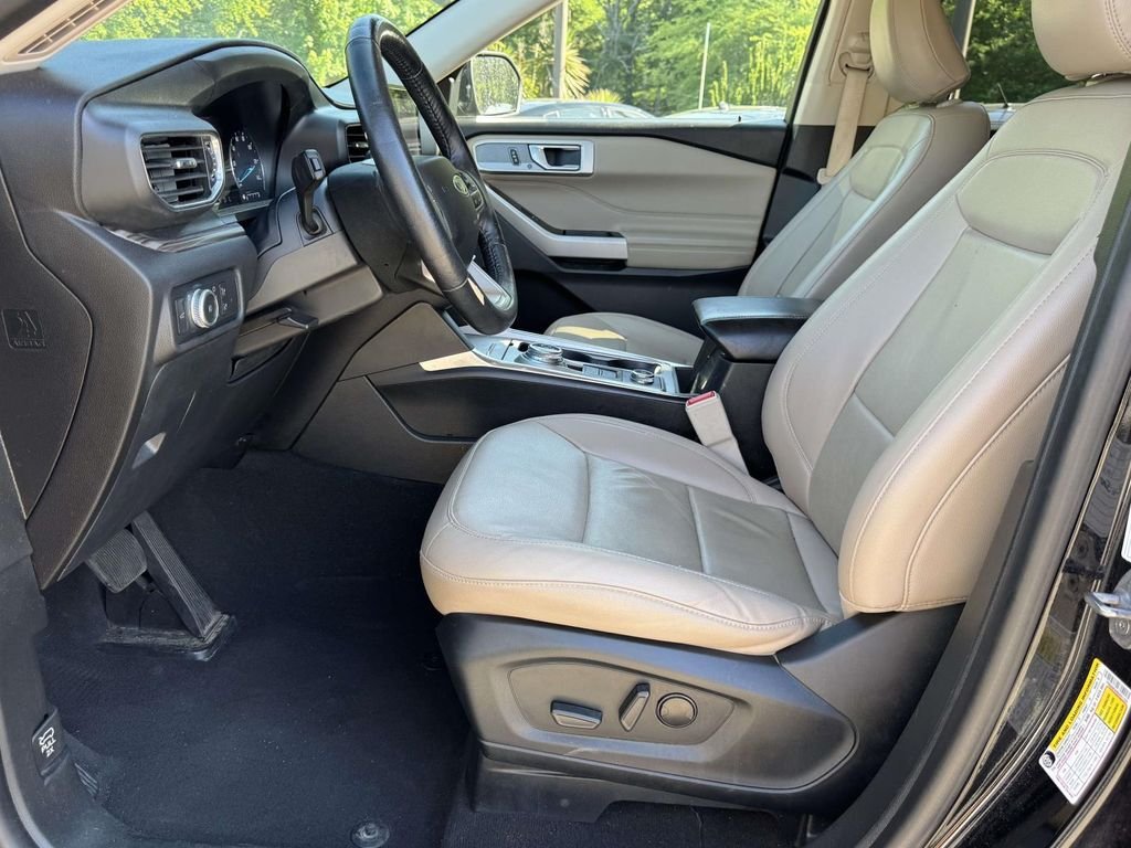Used 2022 Black Ford Limited image 20