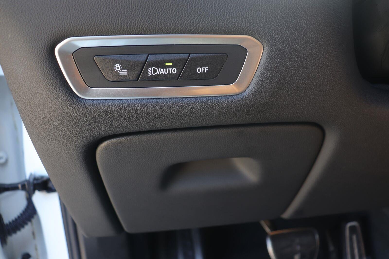 Used 2024 Alpine White BMW xDrive40i image 29