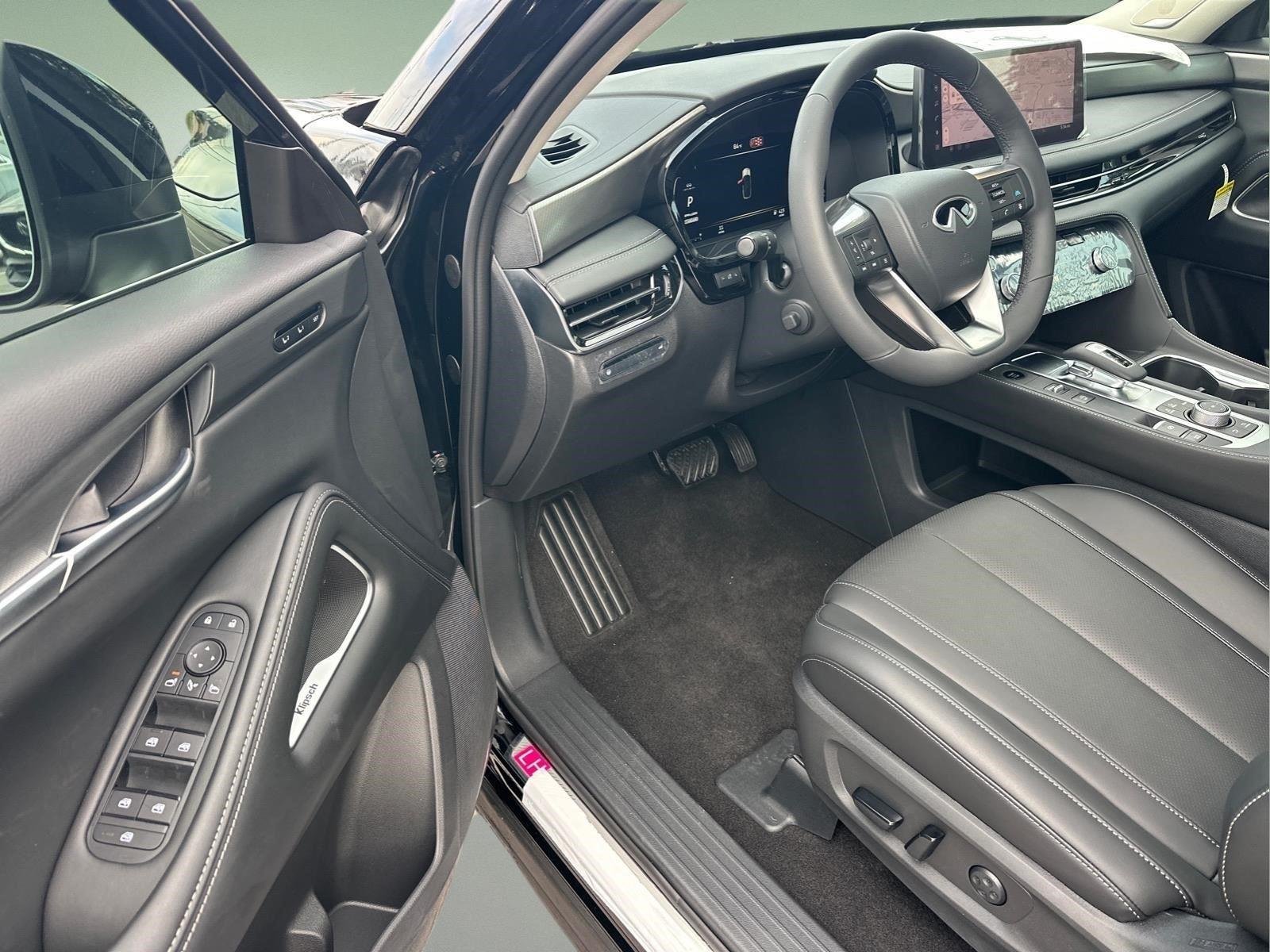 New 2027 MINERAL BLACK INFINITI Luxe FWD image 12