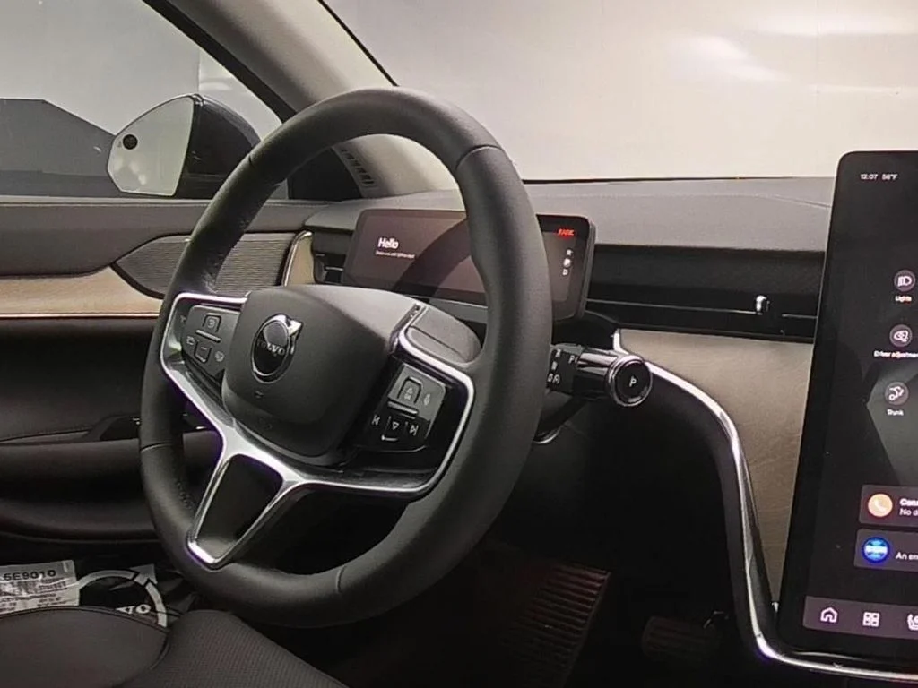 2025 Volvo EX90 Plus - Photo 36