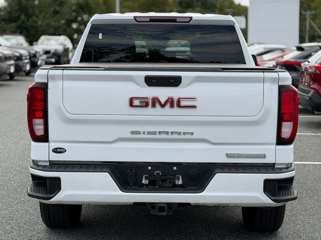 Used 2022 White GMC Elevation image 4