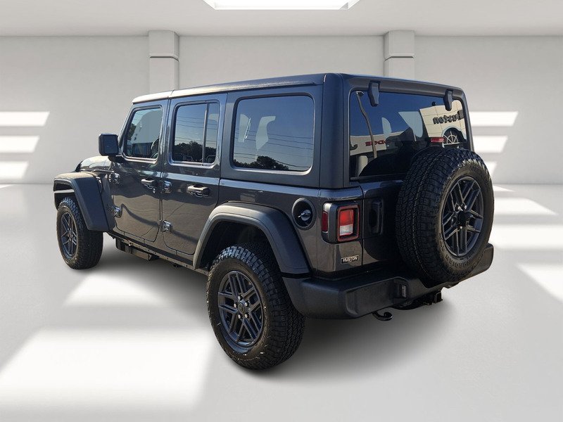 New 2026 Granite Crystal Metallic Clear-Coat Exterior Paint Jeep SPORT S 4 DOOR 4X4 image 3