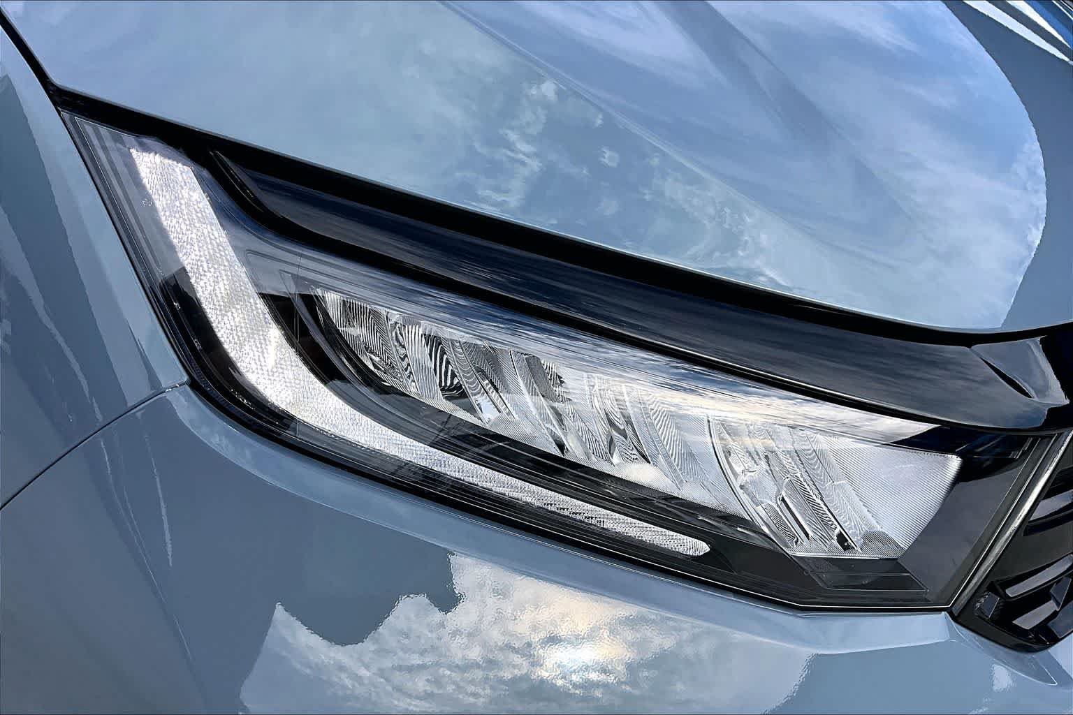 New 2026 Sonic Gray Pearl Honda Touring image 13