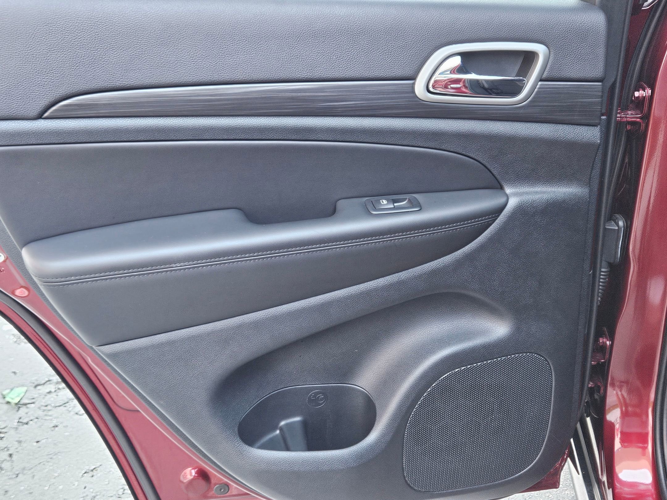 Used 2022 Velvet Red Pearlcoat Jeep Laredo X image 22