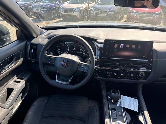 New 2026 Boulder Gray Pearl / Super Black Two-tone Nissan Rock Creek® image 19