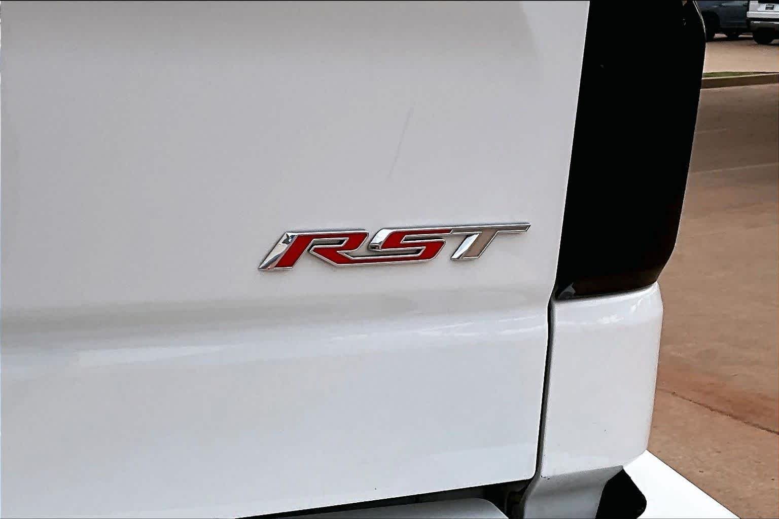 Used 2019 Summit White Chevrolet RST image 30