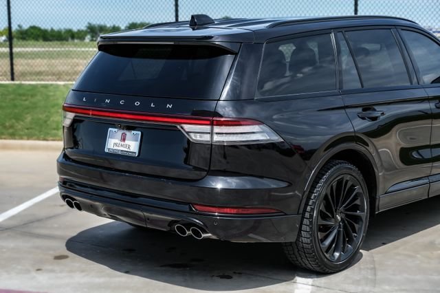 Used 2025 Black Lincoln Reserve image 10