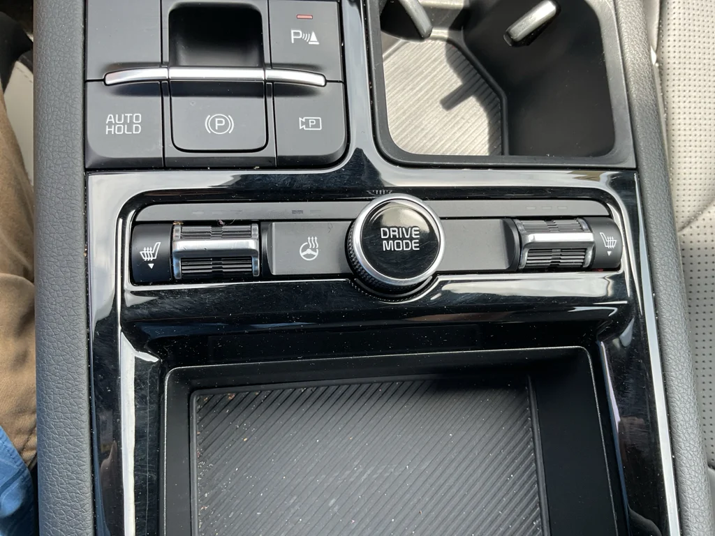 Used 2025 Wolf Gray Kia GT-Line image 27