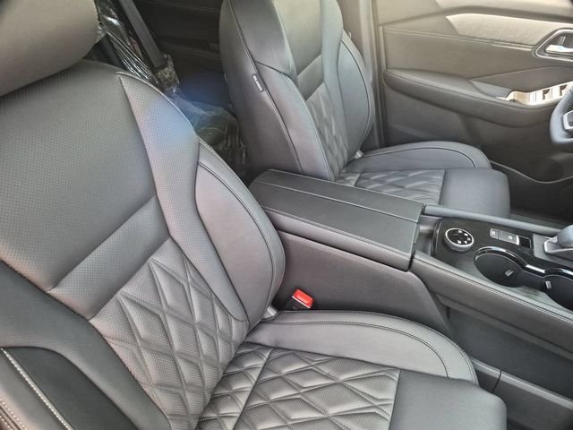 New 2026 Scarlet Ember Tintcoat Nissan Platinum image 27