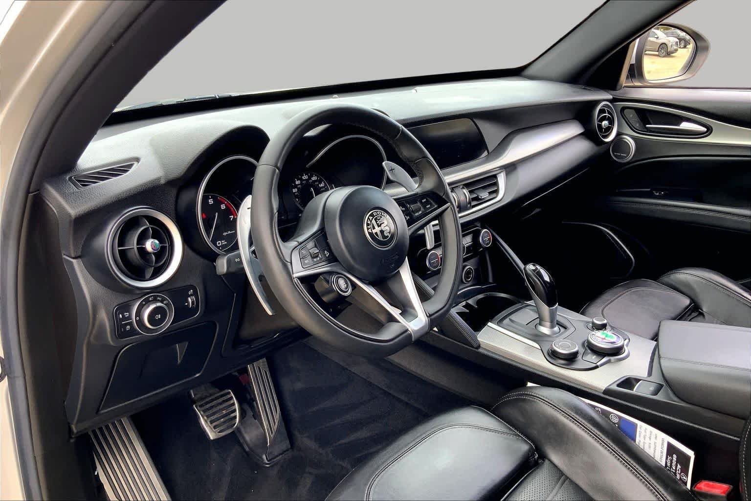 Used 2018 Silverstone Gray Metallic Alfa Romeo Ti Sport image 18