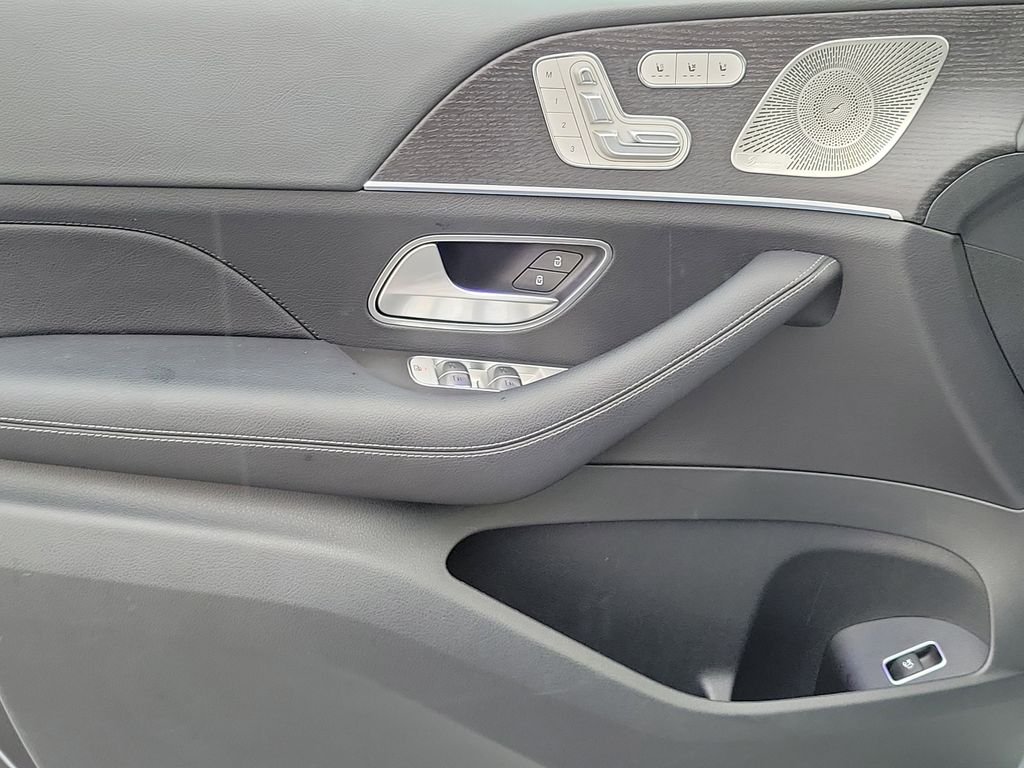 Certified Used 2025 Silver Mercedes-Benz GLS 580 image 23