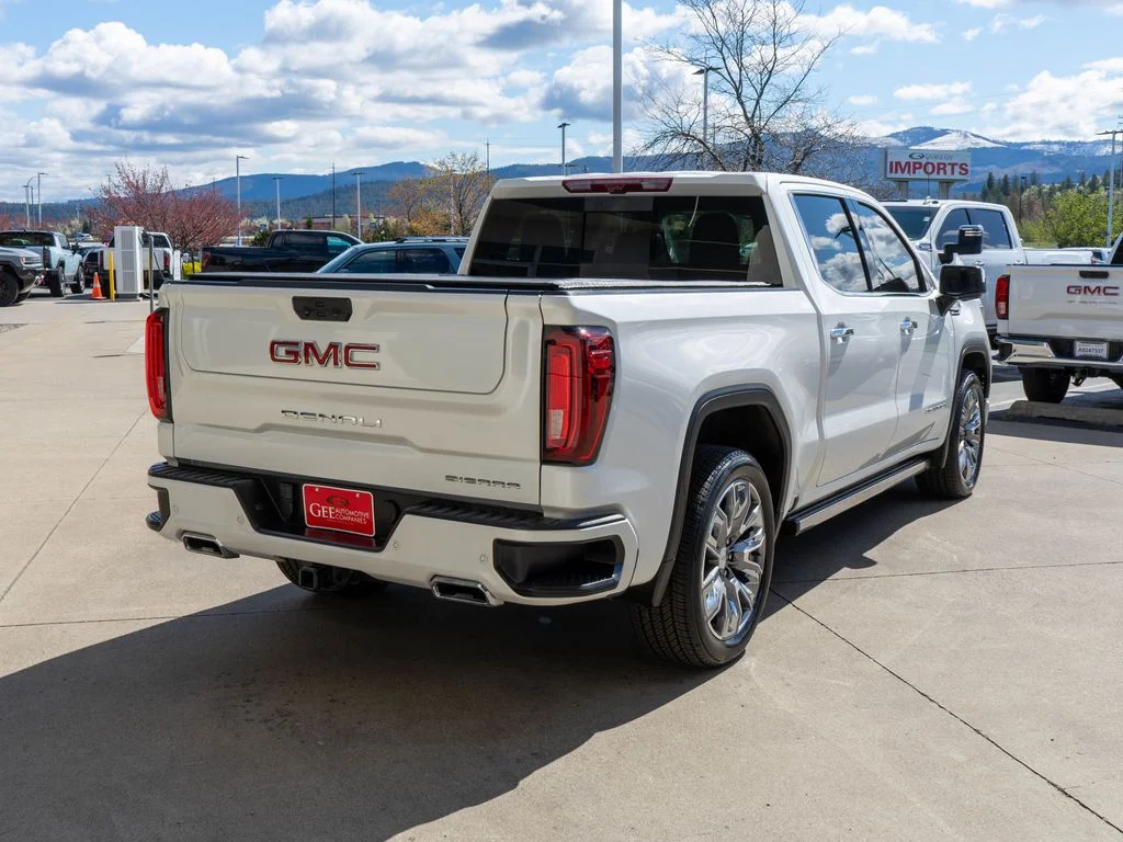 Used 2024 White GMC Denali image 7
