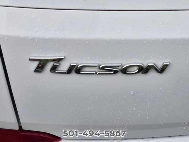 Used 2016 White Hyundai SE image 3