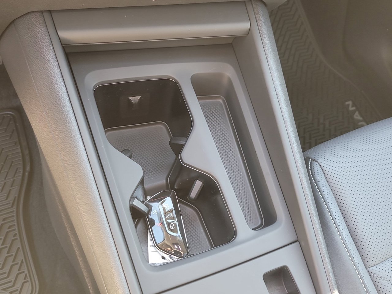 New 2026 Pure White Volkswagen SE image 23