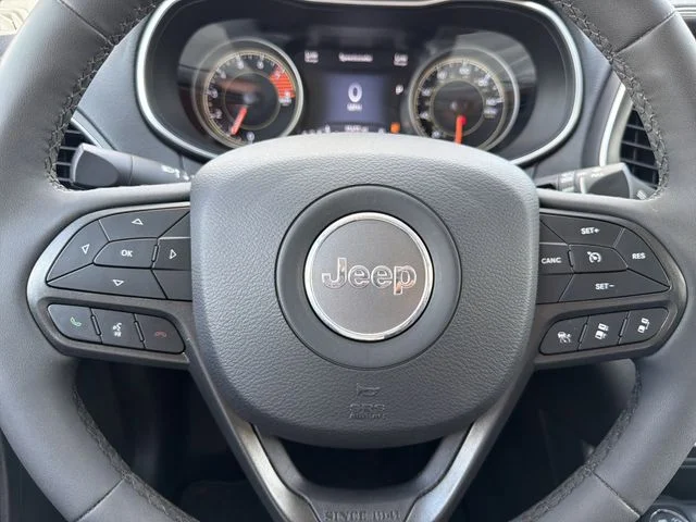 Used 2022 White Jeep Trailhawk image 31