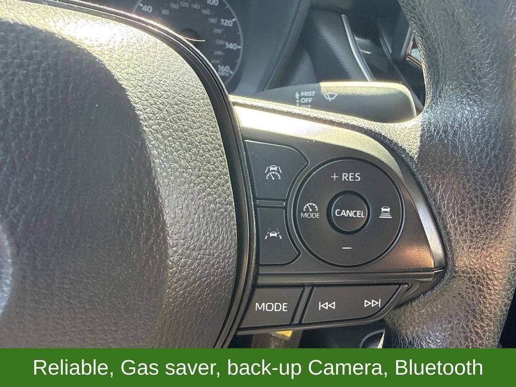 Used 2025 White Toyota LE image 28