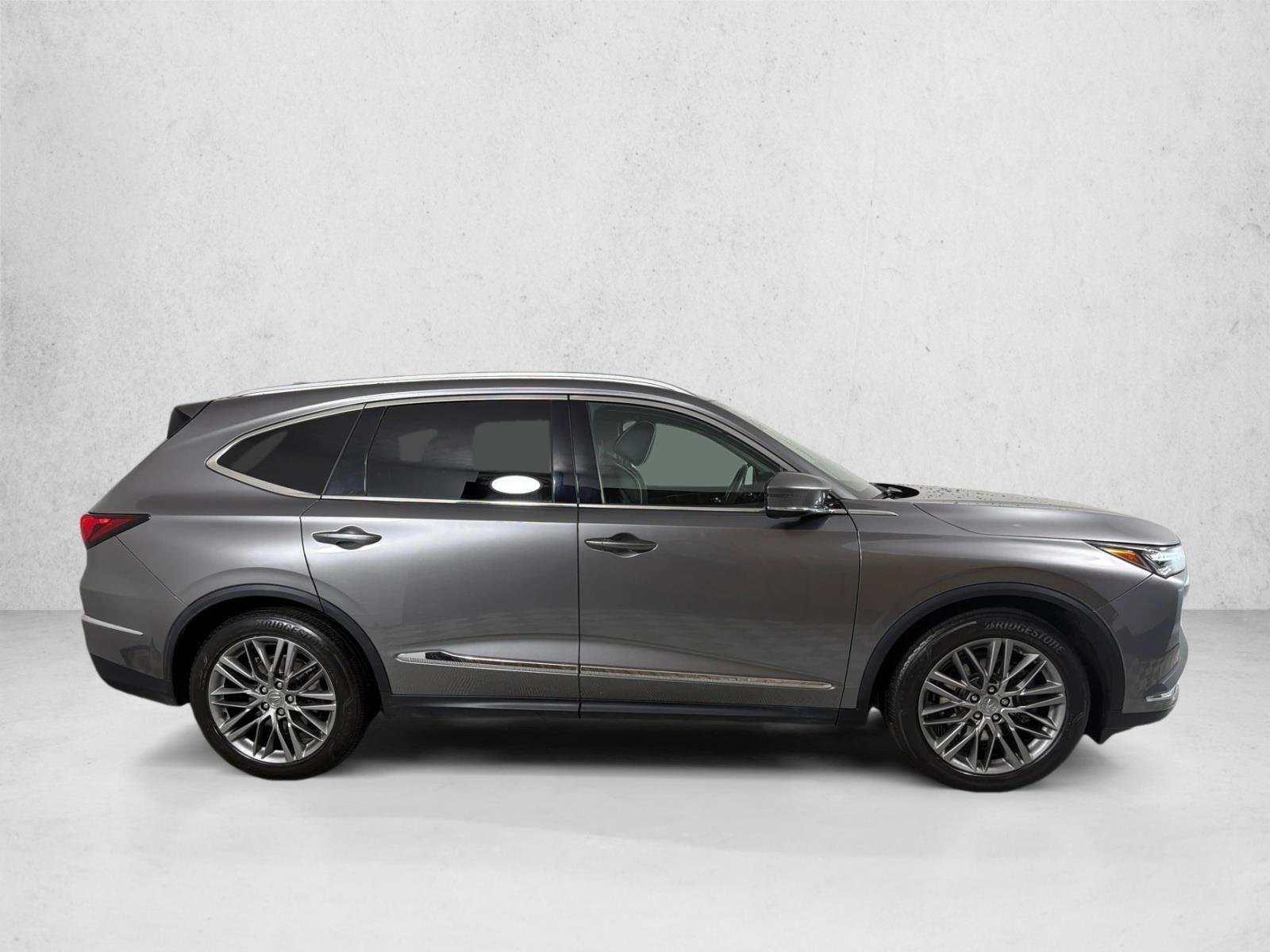 Used 2023 Silver Acura w/Advance Package image 4