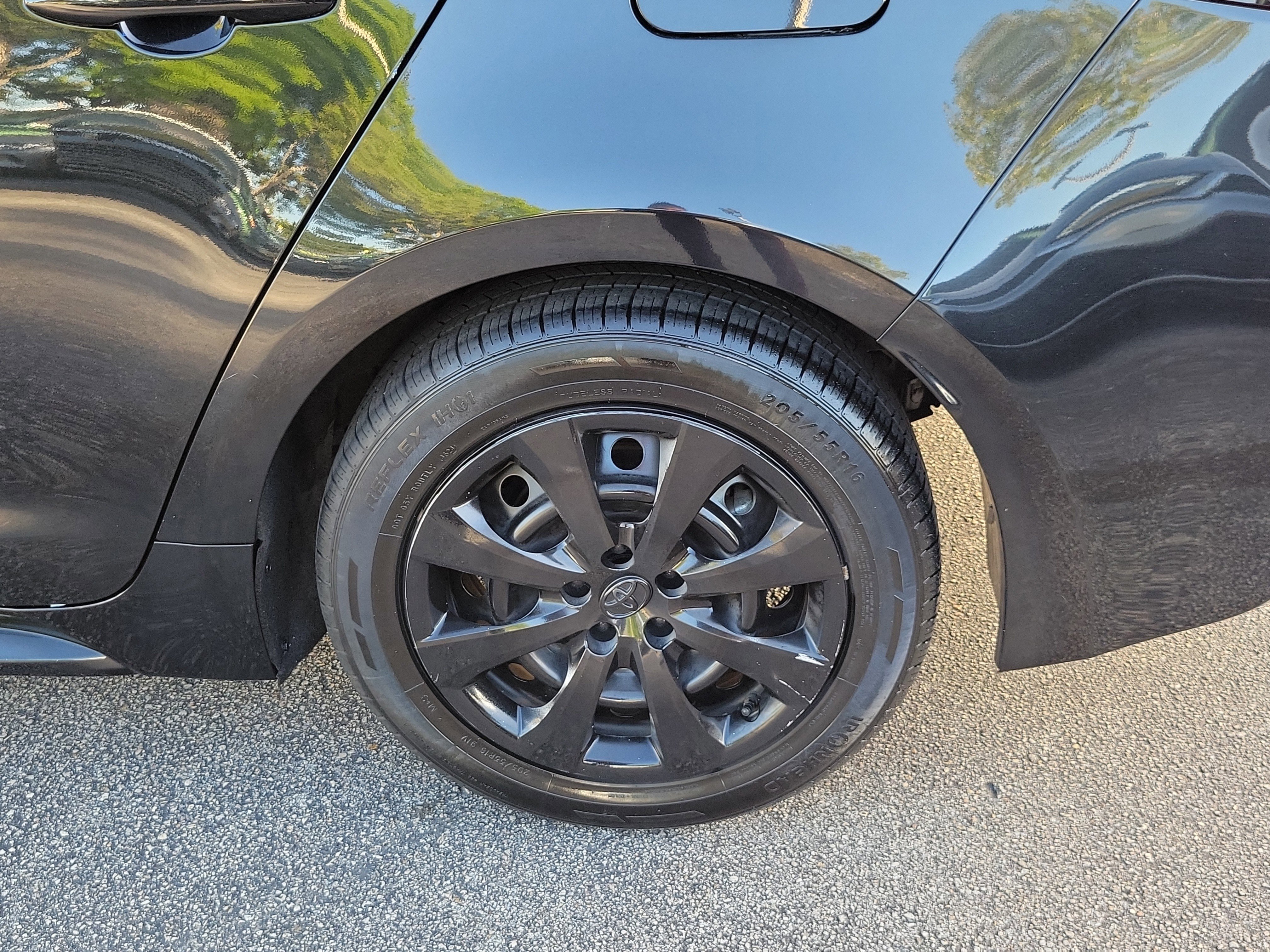 Used 2022 Black Toyota LE image 7
