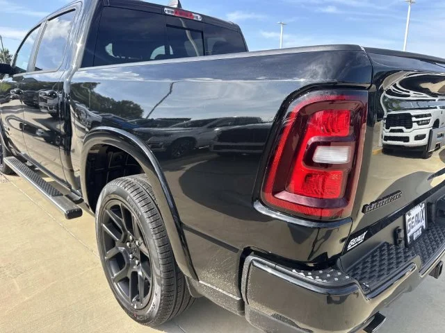 New 2027 Diamond Black Crystal Pearl-Coat Exterior Paint RAM Laramie image 16