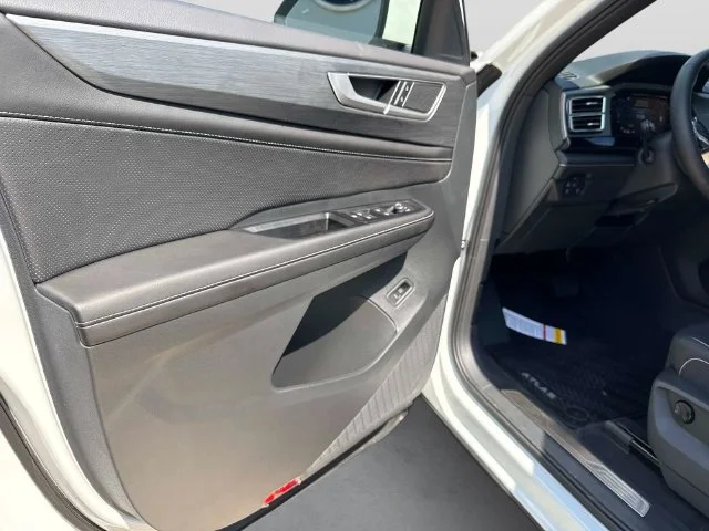 2026 Volkswagen Atlas Cross Sport SE w/Tech - Photo 16