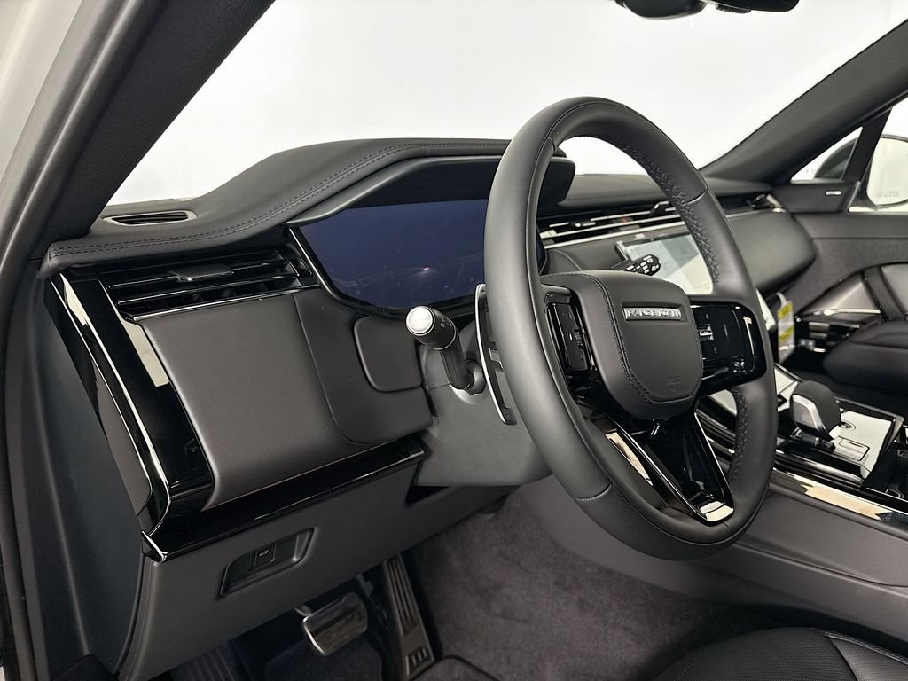 New 2026 Borasco Grey Land Rover Dynamic SE image 4