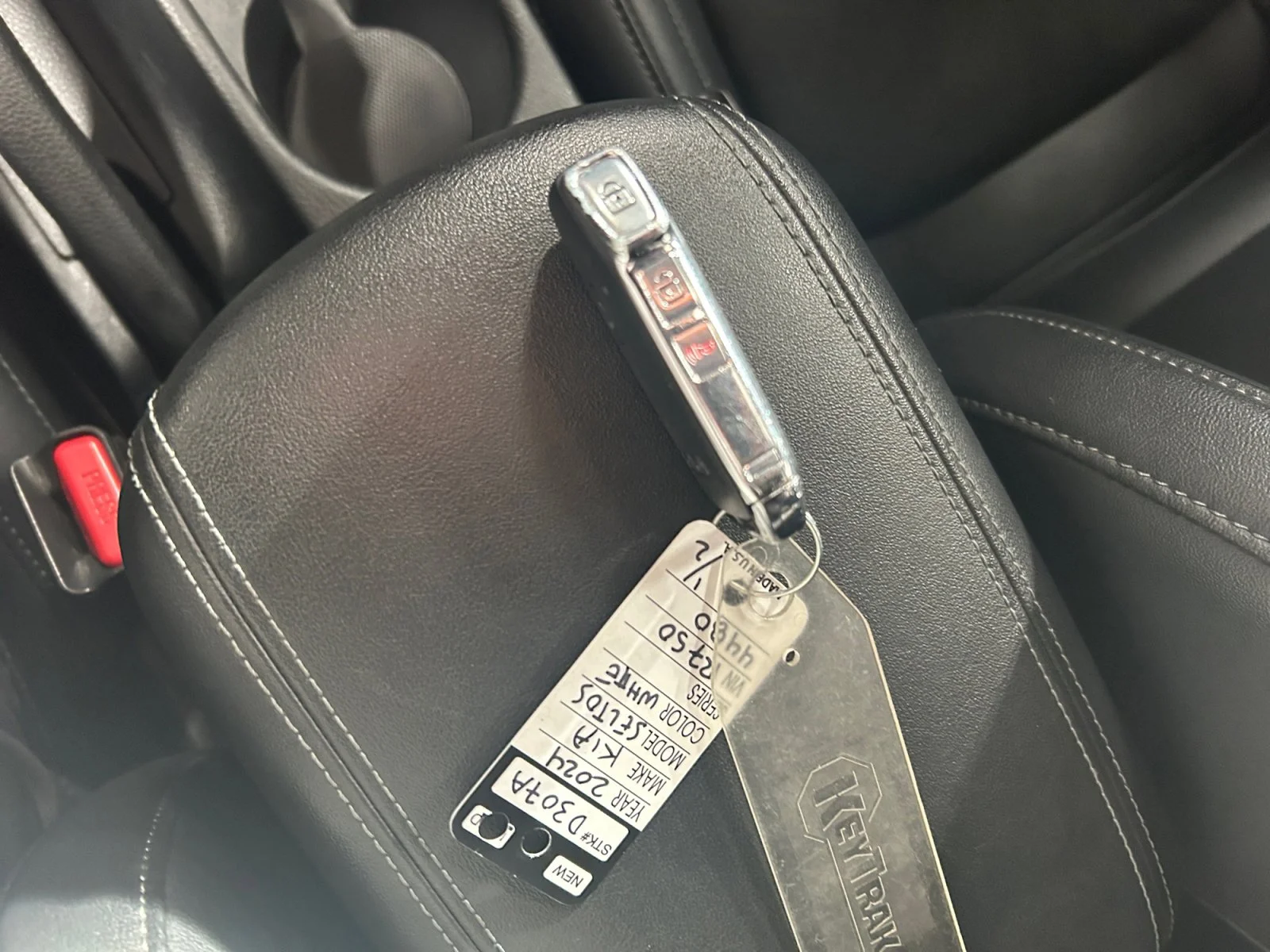 Used 2024 WHITE Kia EX AWD image 26