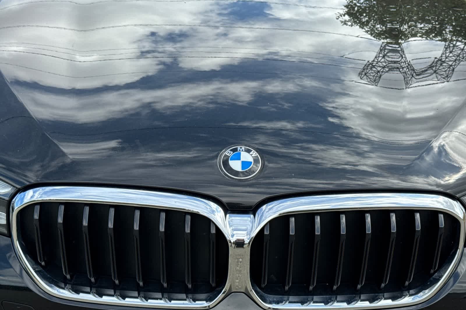 Used 2021 Jet Black BMW 530i xDrive image 9