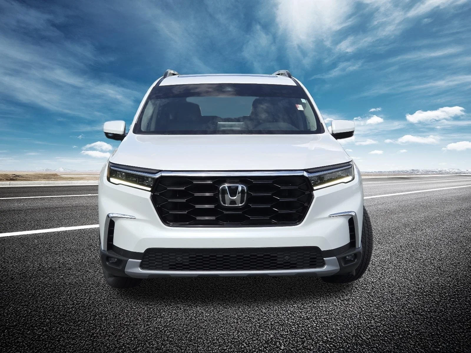 Used 2025 Platinum White Pearl Honda Touring AWD image 14