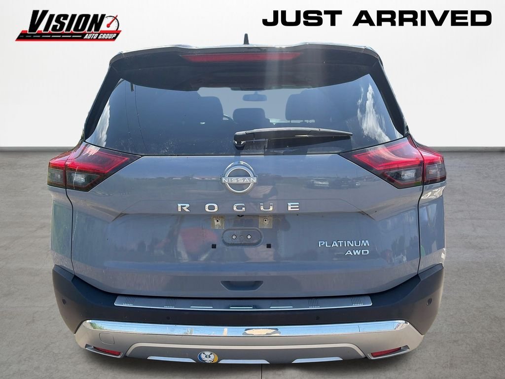 Used 2023 Gray Nissan Platinum image 3