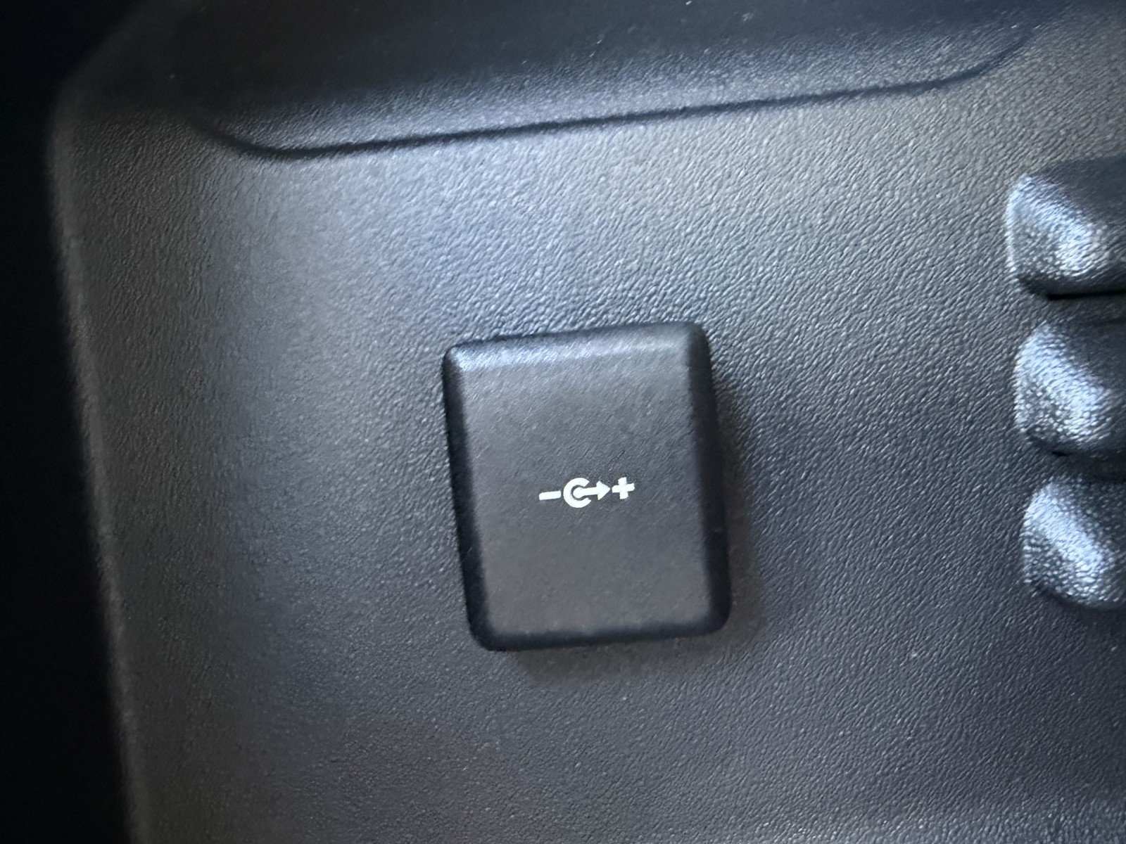2026 Land Rover Defender V8 - Photo 34