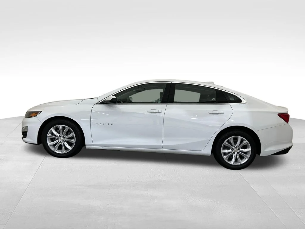 Used 2023 White Chevrolet LT image 2
