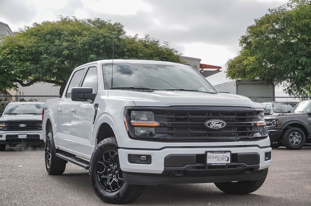 New 2026 Oxford White Ford XLT image 1