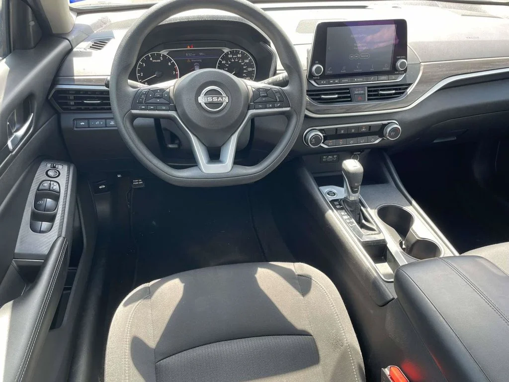 Used 2025 Gray Nissan 2.5 SV image 9