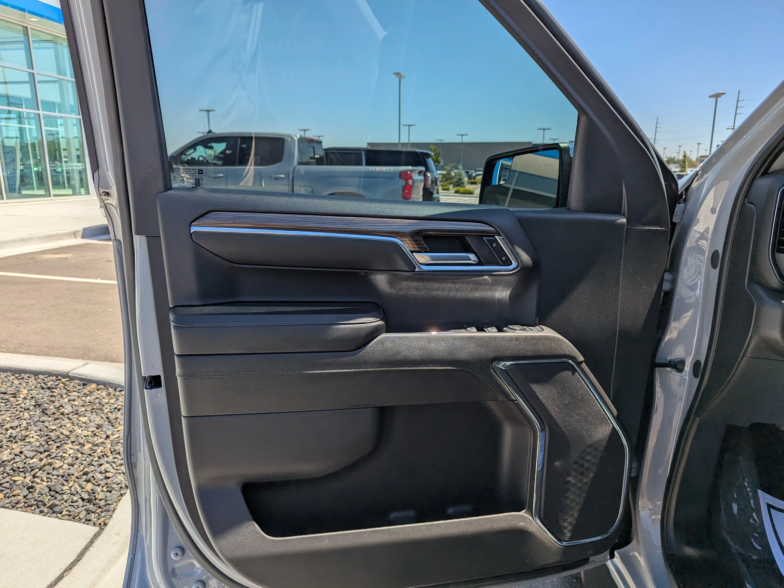 2024 Chevrolet Silverado 1500 LT - Photo 10