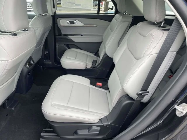 New 2026 Agate Black Metallic Ford Active image 5
