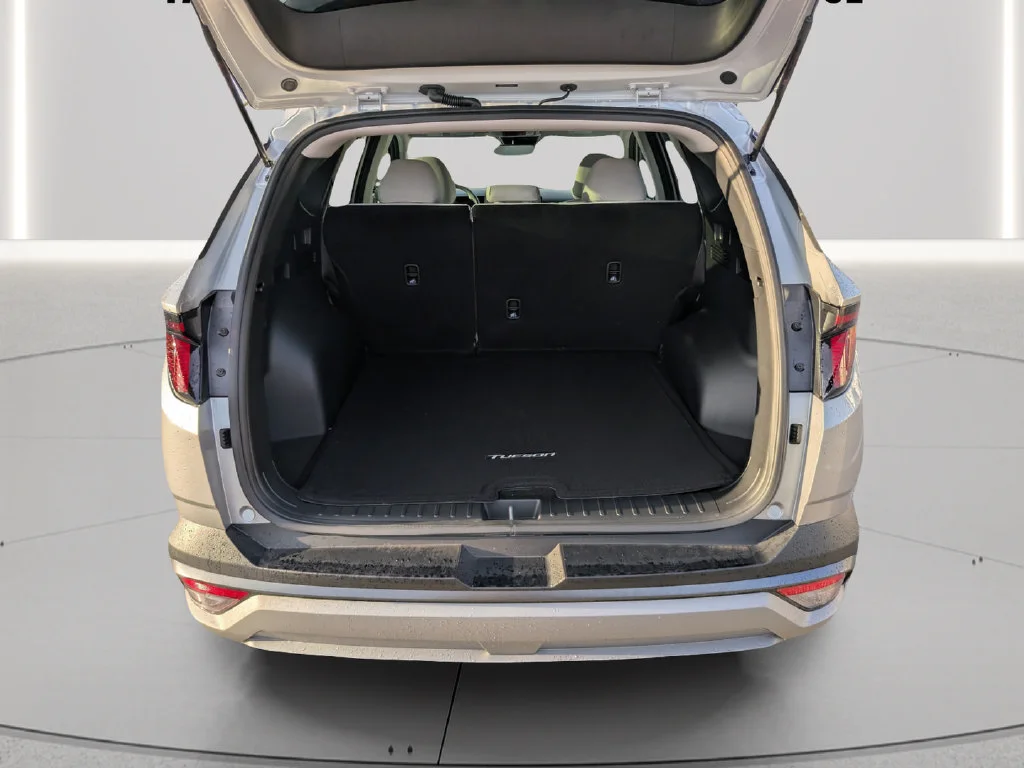 Used 2025 Silver Hyundai SE image 8